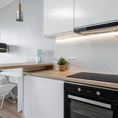 Superapart Swiatowida 74 * Varşova